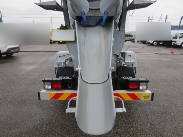 日野レンジャーミキサー車（コンクリートミキサー）増トン（6t・8t）[写真12]