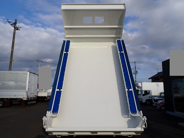 いすゞフォワードダンプ中型（4t）[写真13]