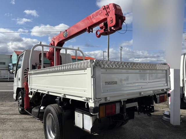 マツダタイタンクレーン3段小型（2t・3t）[写真02]