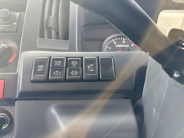 マツダタイタンクレーン3段小型（2t・3t）[写真20]