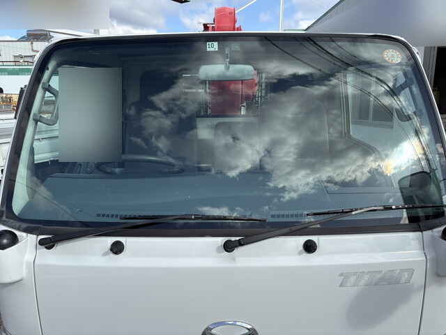 マツダタイタンクレーン3段小型（2t・3t）[写真24]