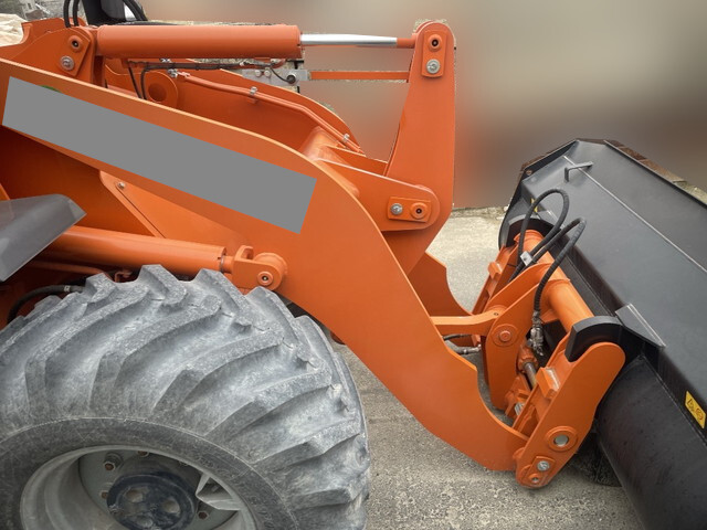 日立タイヤショベル（ホイルローダー）[写真04]