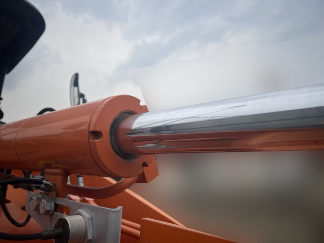 日立タイヤショベル（ホイルローダー）[写真06]