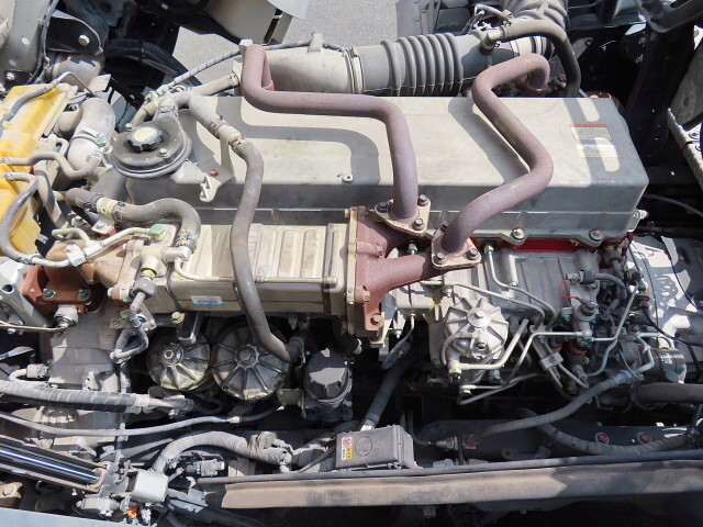 日野プロフィアトレーラーヘッド（トラクターヘッド）大型（10t）[写真12]