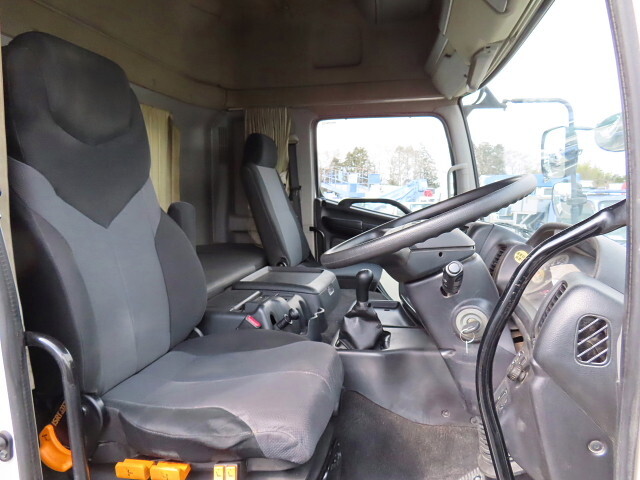 日野プロフィアトレーラーヘッド（トラクターヘッド）大型（10t）[写真17]