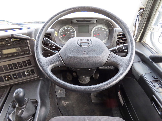 日野プロフィアトレーラーヘッド（トラクターヘッド）大型（10t）[写真19]