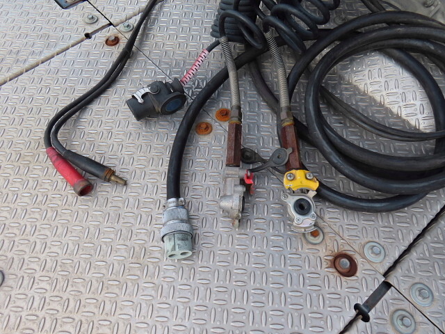 日野プロフィアトレーラーヘッド（トラクターヘッド）大型（10t）[写真31]