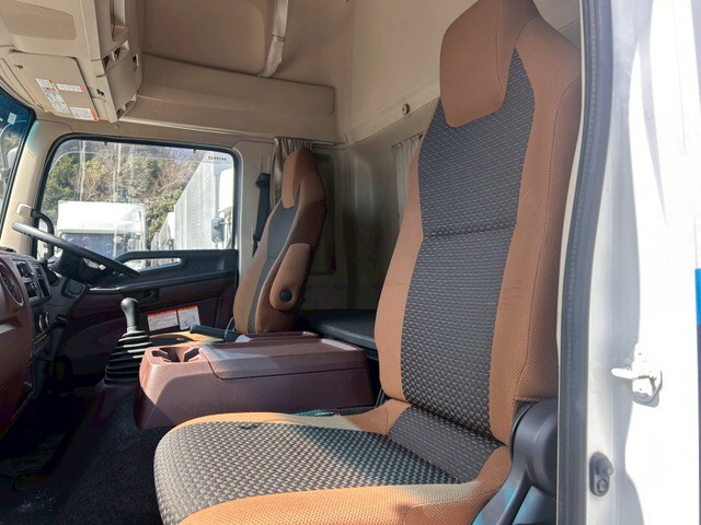 日野レンジャーアルミウイング中型（4t）[写真22]