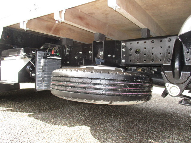 三菱ふそうキャンター平ボディ小型（2t・3t）[写真10]