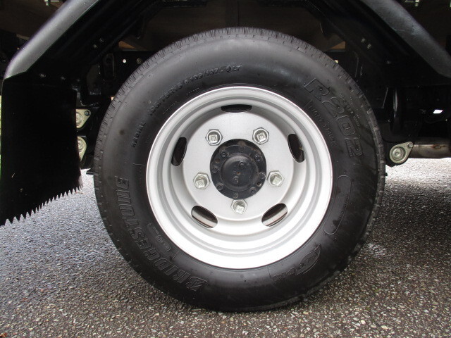 三菱ふそうキャンター平ボディ小型（2t・3t）[写真12]