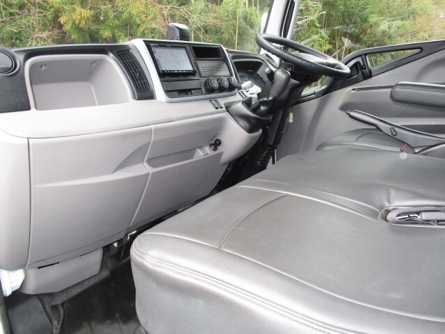 三菱ふそうキャンター平ボディ小型（2t・3t）[写真23]