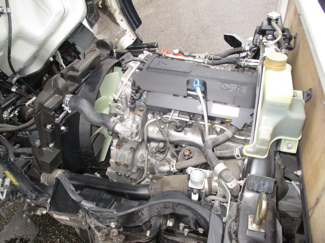 三菱ふそうキャンター平ボディ小型（2t・3t）[写真26]