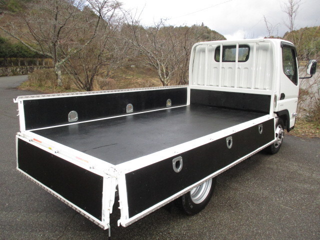 三菱ふそうキャンター平ボディ小型（2t・3t）[写真33]