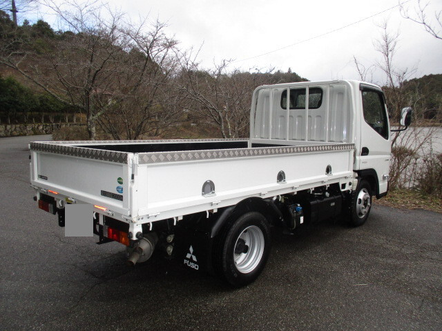 三菱ふそうキャンター平ボディ小型（2t・3t）[写真04]