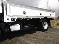 三菱ふそうキャンター平ボディ小型（2t・3t）[写真10]