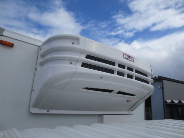 日野レンジャー冷凍車（冷蔵車）中型（4t）[写真12]