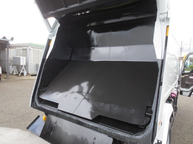 三菱ふそうキャンターパッカー車（塵芥車）小型（2t・3t）[写真12]