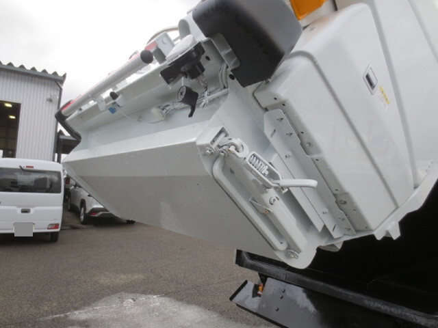 三菱ふそうキャンターパッカー車（塵芥車）小型（2t・3t）[写真15]