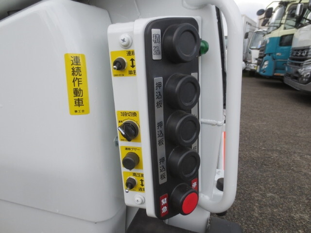 三菱ふそうキャンターパッカー車（塵芥車）小型（2t・3t）[写真17]