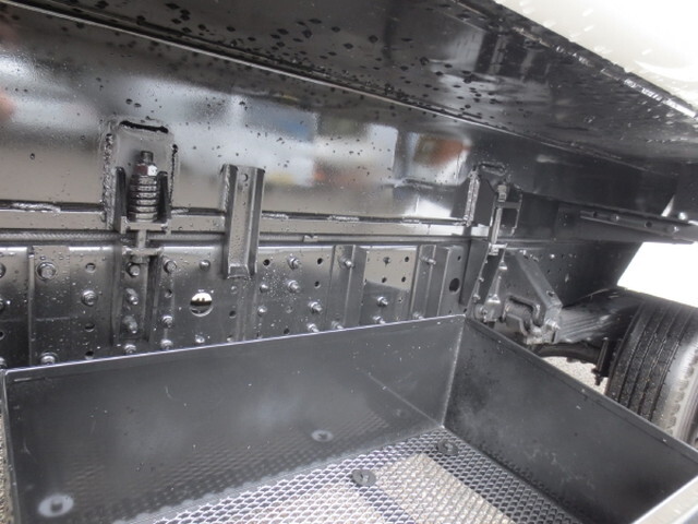 三菱ふそうキャンターパッカー車（塵芥車）小型（2t・3t）[写真18]