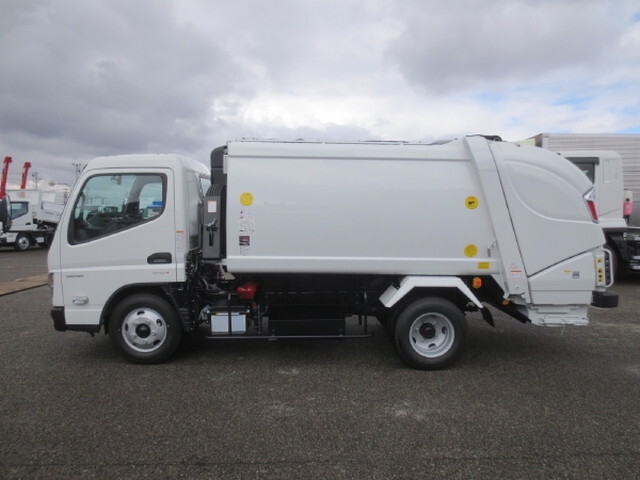 三菱ふそうキャンターパッカー車（塵芥車）小型（2t・3t）[写真08]