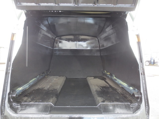 三菱ふそうキャンターパッカー車（塵芥車）小型（2t・3t）[写真09]