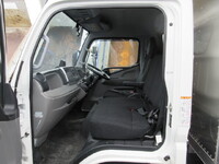 三菱ふそうキャンターアルミバン小型（2t・3t）[写真18]