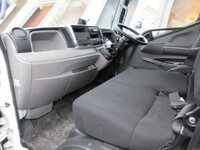 三菱ふそうキャンターアルミバン小型（2t・3t）[写真19]