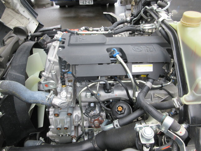 三菱ふそうキャンターアルミバン小型（2t・3t）[写真20]