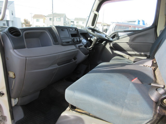 三菱ふそうキャンターアルミウイング小型（2t・3t）[写真17]