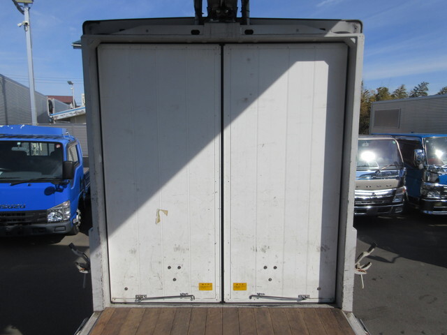 三菱ふそうキャンターアルミウイング小型（2t・3t）[写真30]