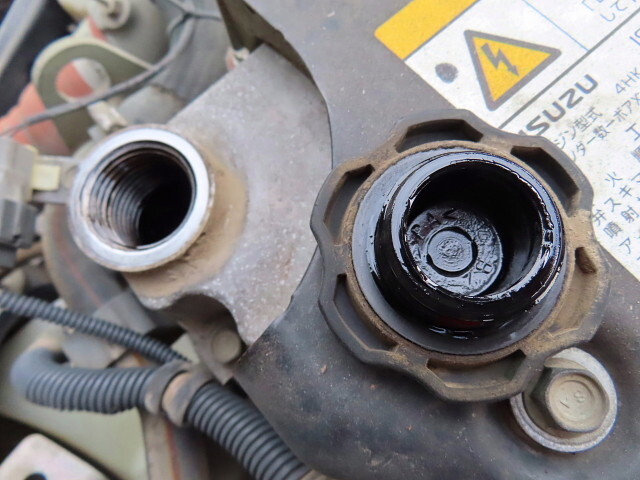 いすゞフォワードコンテナ専用車中型（4t）[写真15]