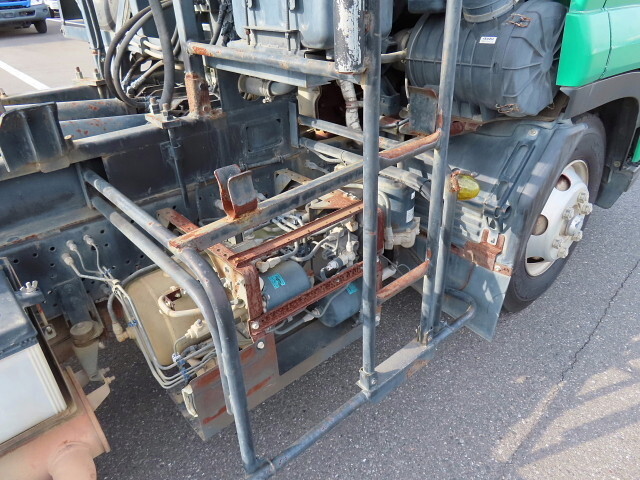 いすゞフォワードコンテナ専用車中型（4t）[写真28]