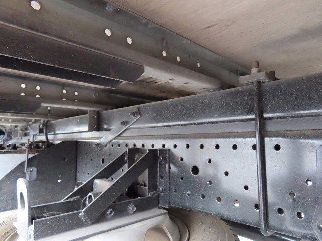 いすゞエルフアルミバン小型（2t・3t）[写真12]