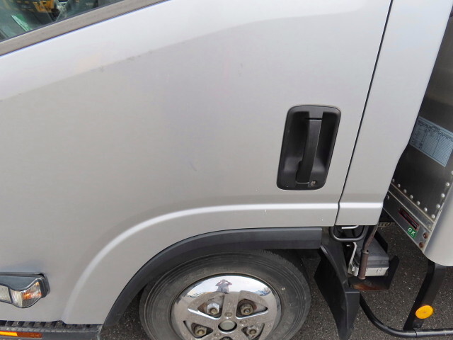 いすゞエルフアルミバン小型（2t・3t）[写真27]