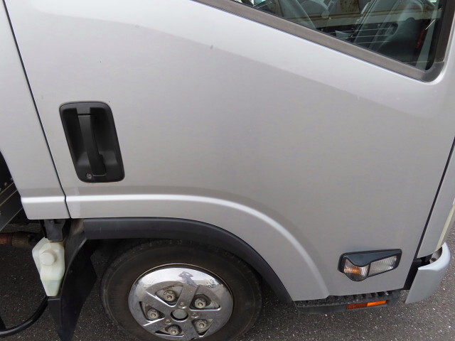 いすゞエルフアルミバン小型（2t・3t）[写真28]