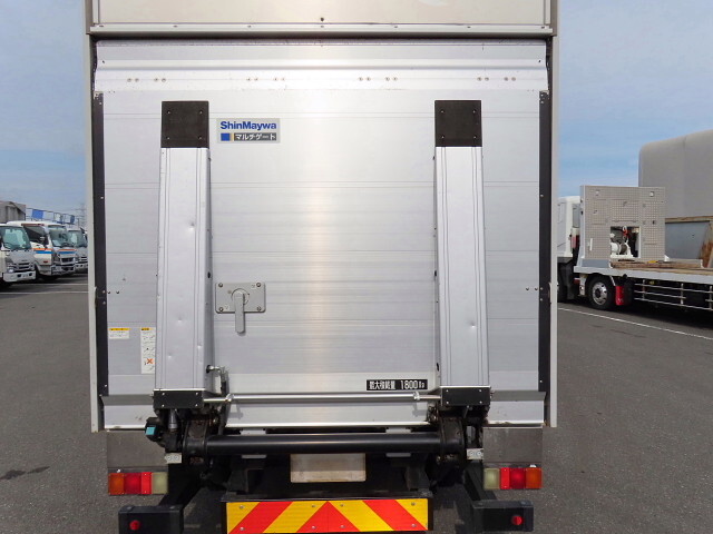 いすゞエルフアルミバン小型（2t・3t）[写真29]