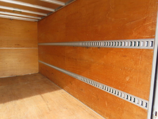 いすゞエルフアルミバン小型（2t・3t）[写真34]