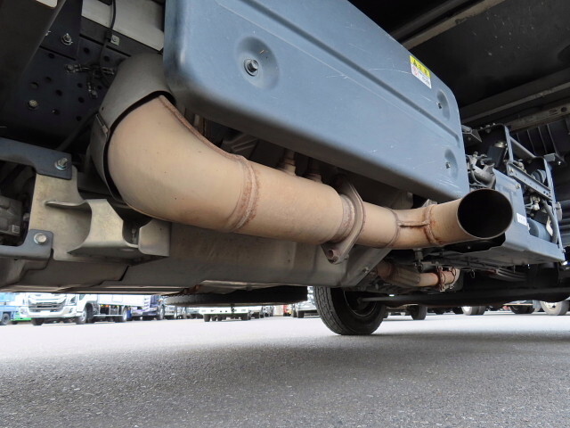 いすゞフォワード冷凍車（冷蔵車）中型（4t）[写真13]