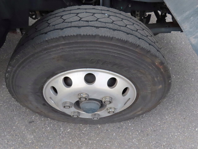 いすゞフォワード冷凍車（冷蔵車）中型（4t）[写真14]