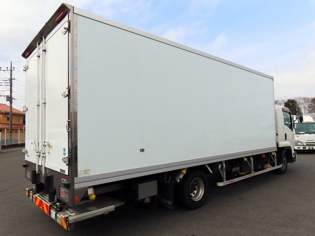 いすゞフォワード冷凍車（冷蔵車）中型（4t）[写真02]