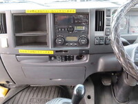 いすゞフォワード冷凍車（冷蔵車）中型（4t）[写真24]