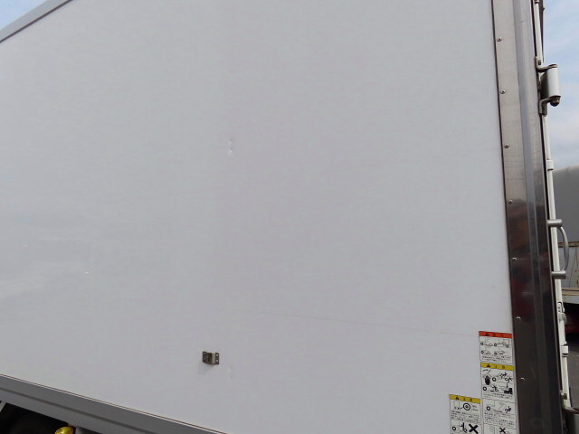 いすゞフォワード冷凍車（冷蔵車）中型（4t）[写真29]