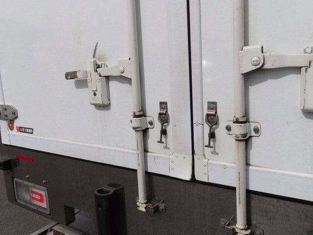 いすゞフォワード冷凍車（冷蔵車）中型（4t）[写真30]