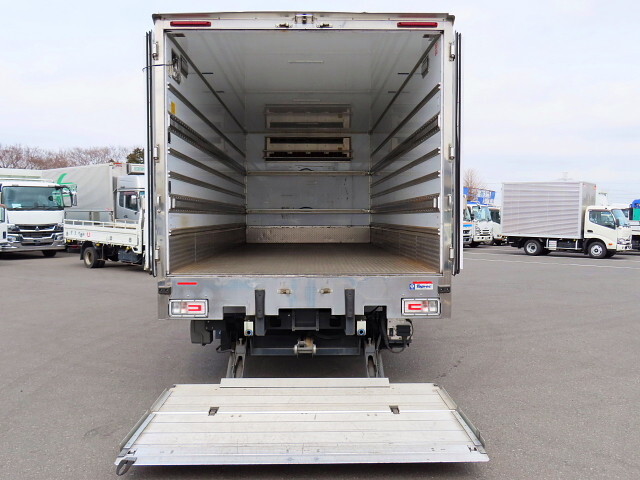 いすゞフォワード冷凍車（冷蔵車）中型（4t）[写真06]