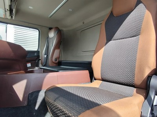 日野プロフィアアルミウイング大型（10t）[写真23]