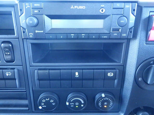 三菱ふそうファイターアルミウイング中型（4t）[写真23]