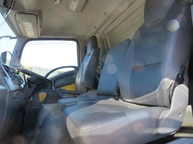 いすゞフォワードパッカー車（塵芥車）中型（4t）[写真10]