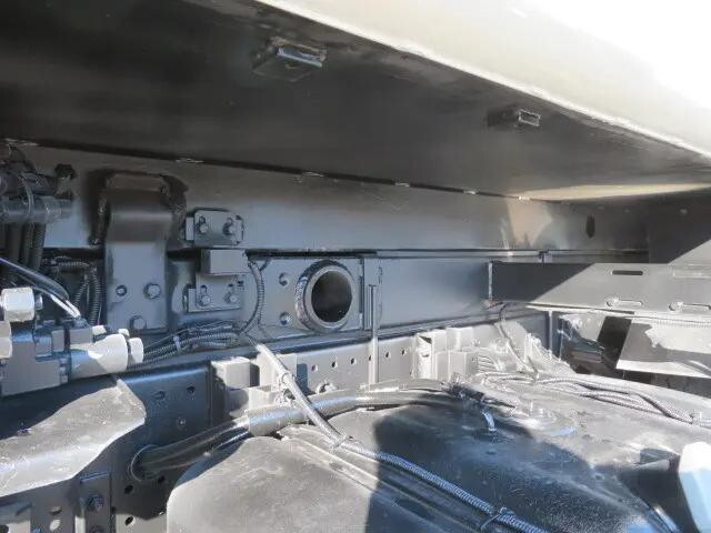 いすゞフォワードパッカー車（塵芥車）中型（4t）[写真33]