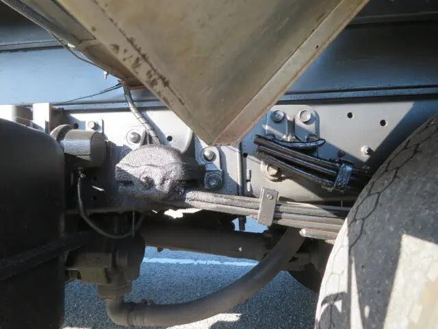 いすゞフォワードパッカー車（塵芥車）中型（4t）[写真35]